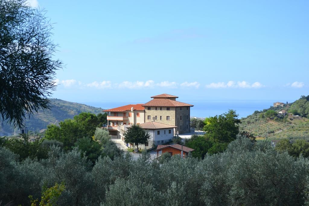 Agriturismo U' Casinu dà Scala Campora San Giovanni Extérieur photo